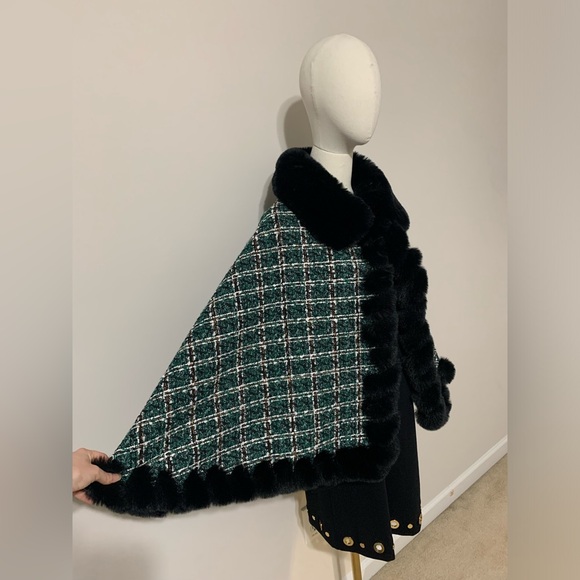 Green, Brown, and Creme Plaid Tweed Mix Color Fur Cape - Picture 5 of 15